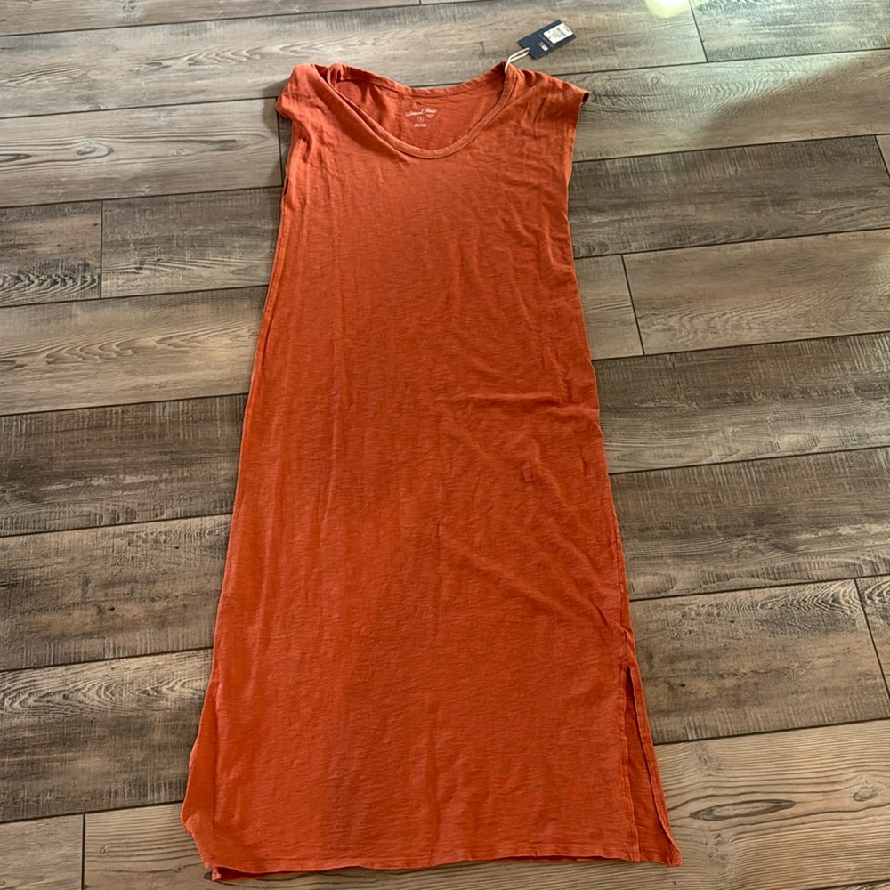 NWT universal thread dress. Size medium.